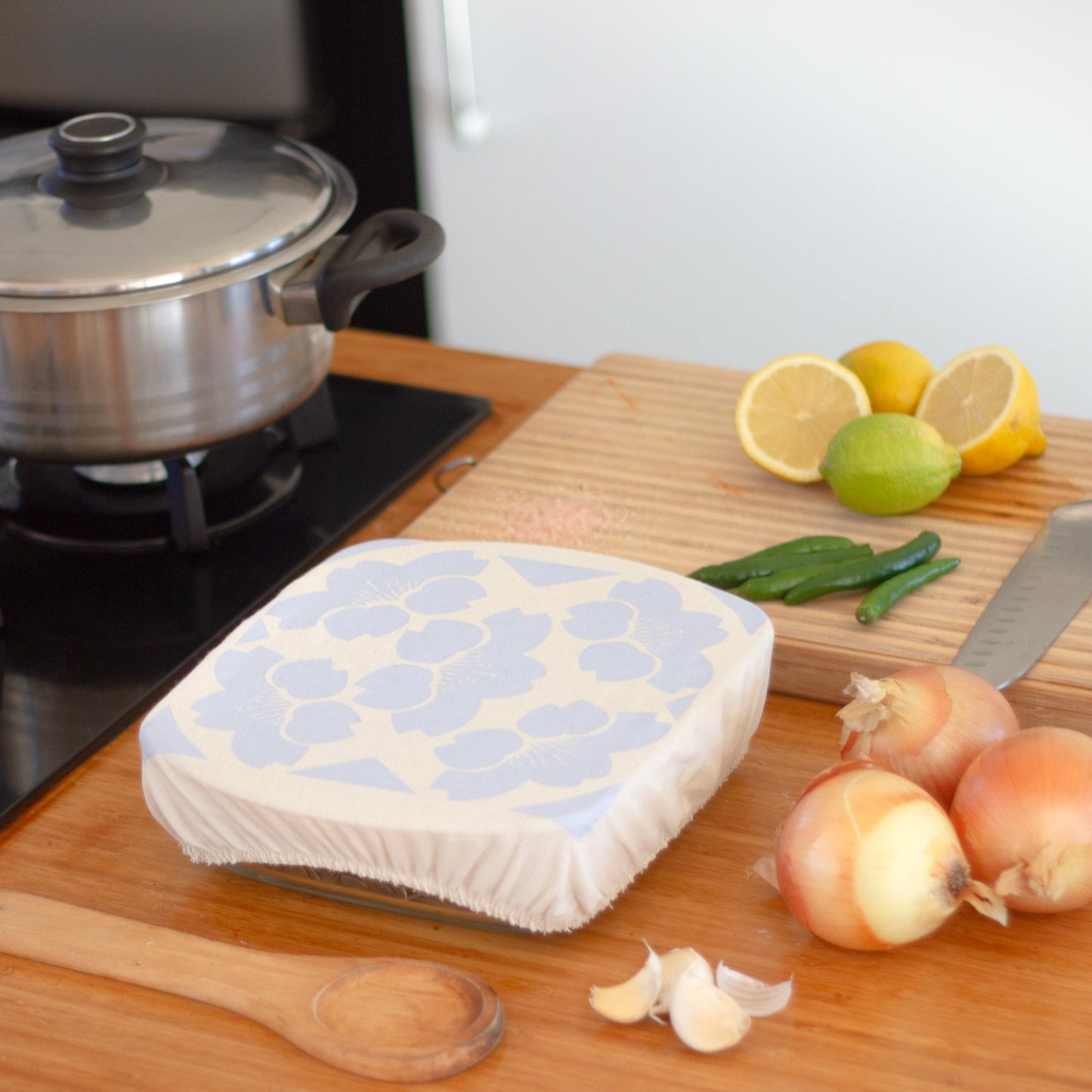 Halo Dish and Casserole Cover Square | Edible Flowers