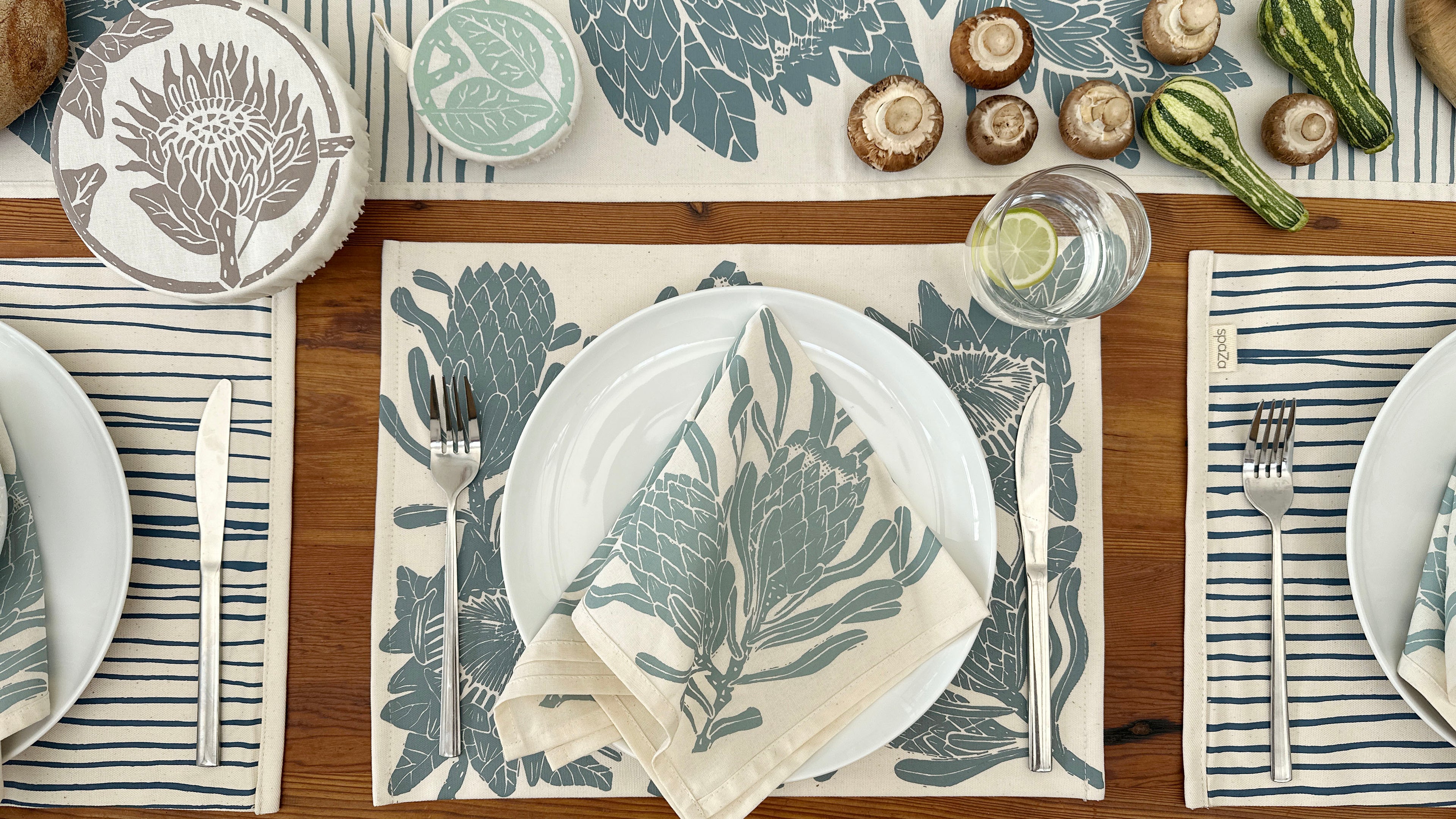 protea table decor