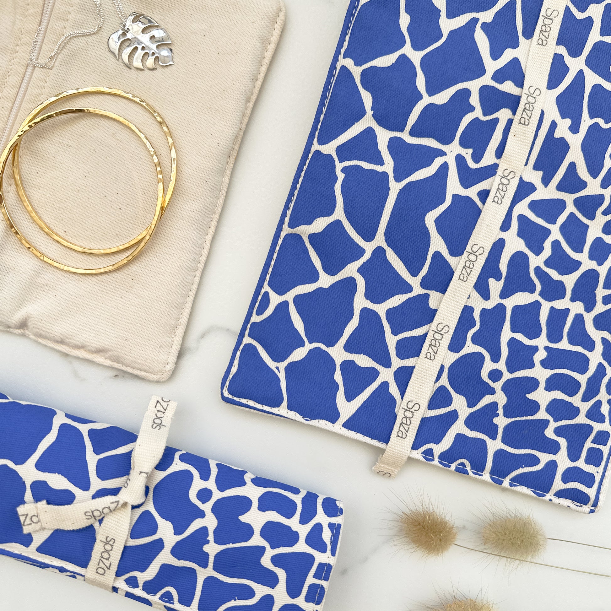 Jewellery Roll Giraffe | keeps your jewellery from tangling