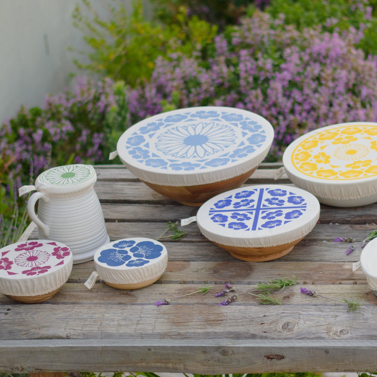 Halo Dish and Bowl Cover Extra Large | Bold Flowers Print