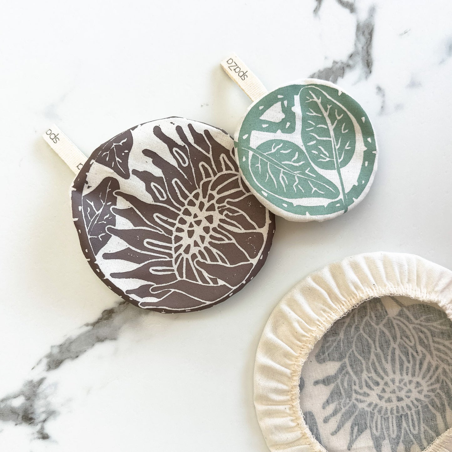 Set of 3 Small Variety Dish Covers 9, 12,17 cm / 3.5, 4.5, 7in blue-green prints detail