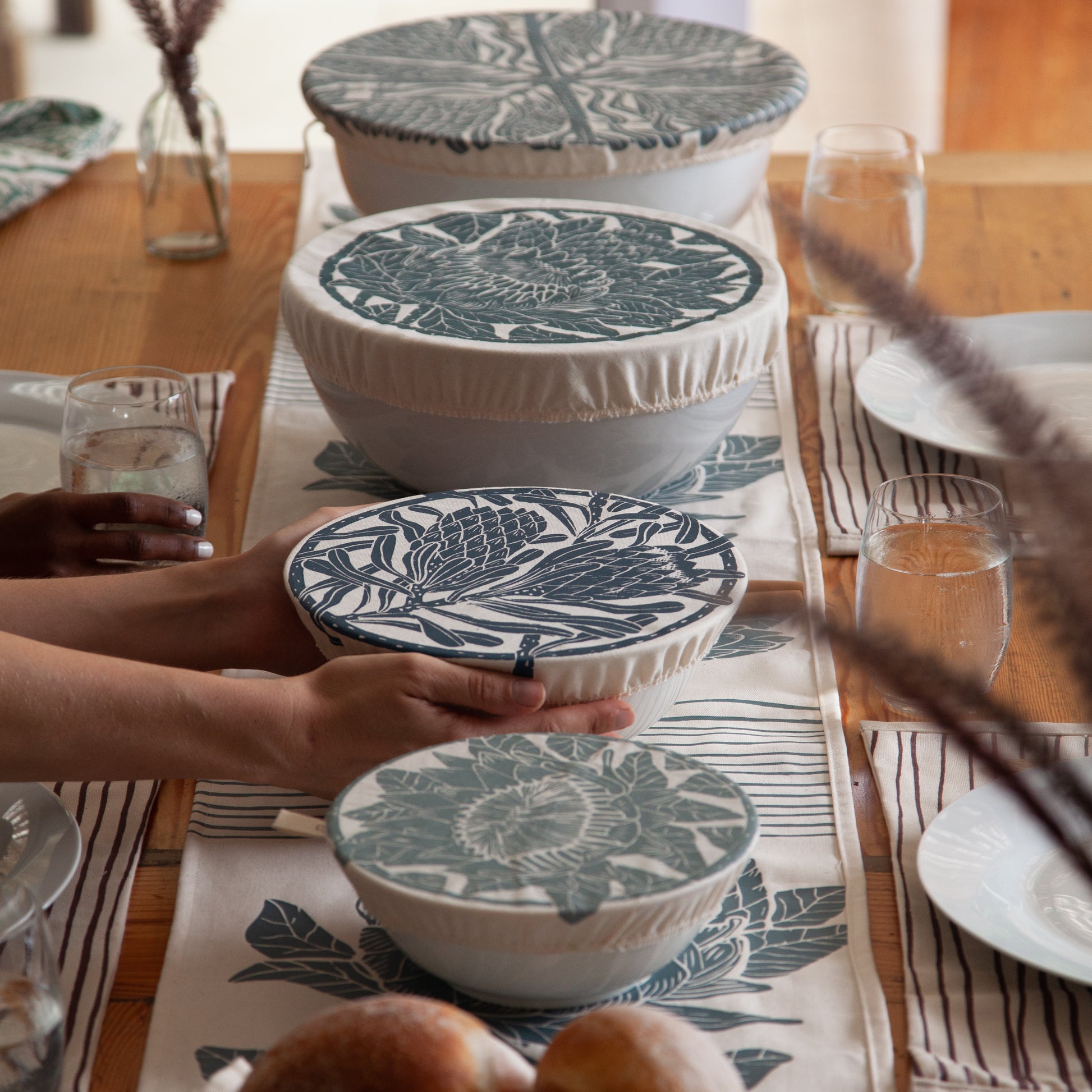 Dish and Bowl Cover Set of 4 Protea Print